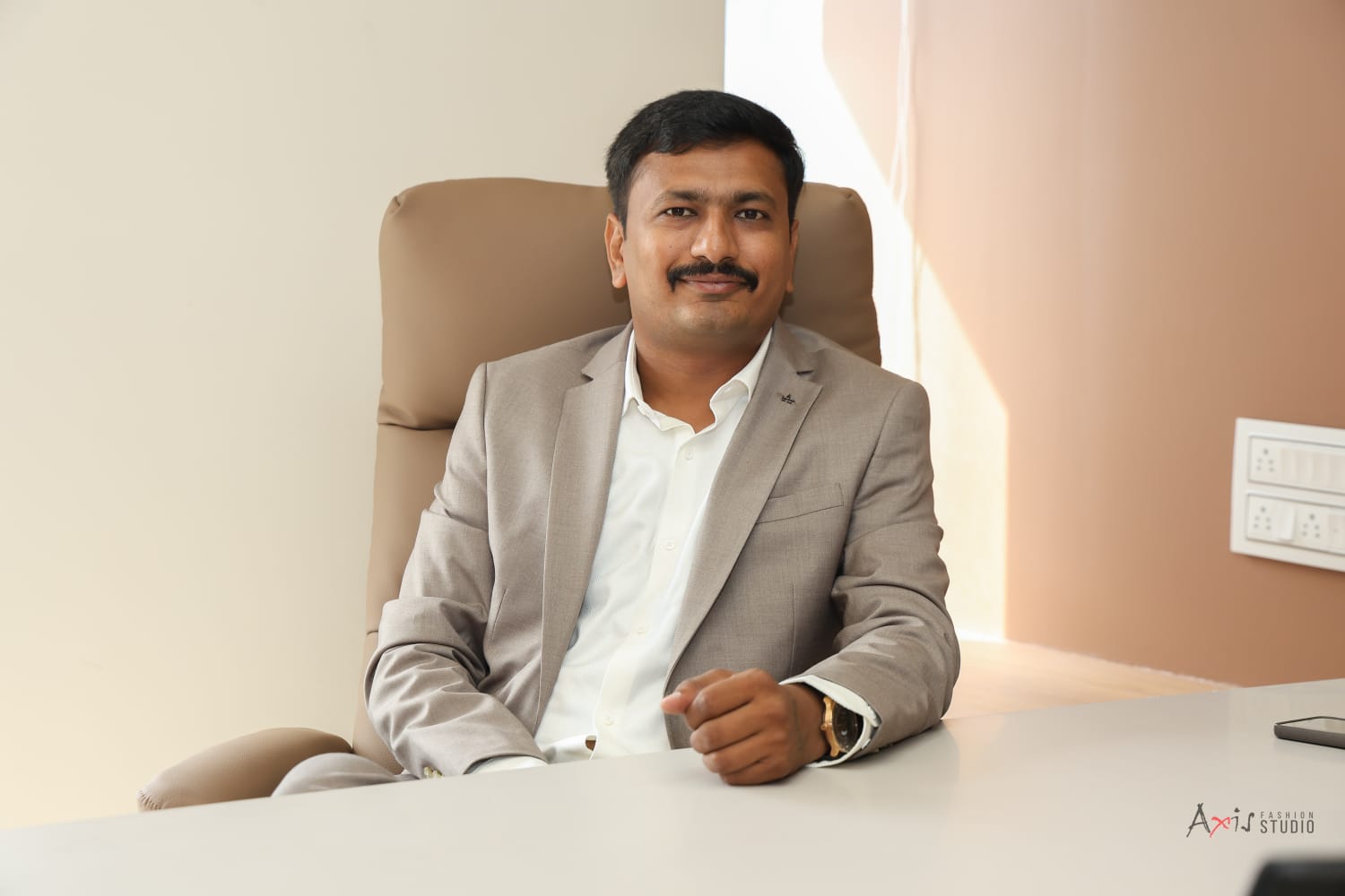 Dr. Vivek K. Kamani - Ayurvedic Doctor & Psychiatric Specialist in Ahmedabad